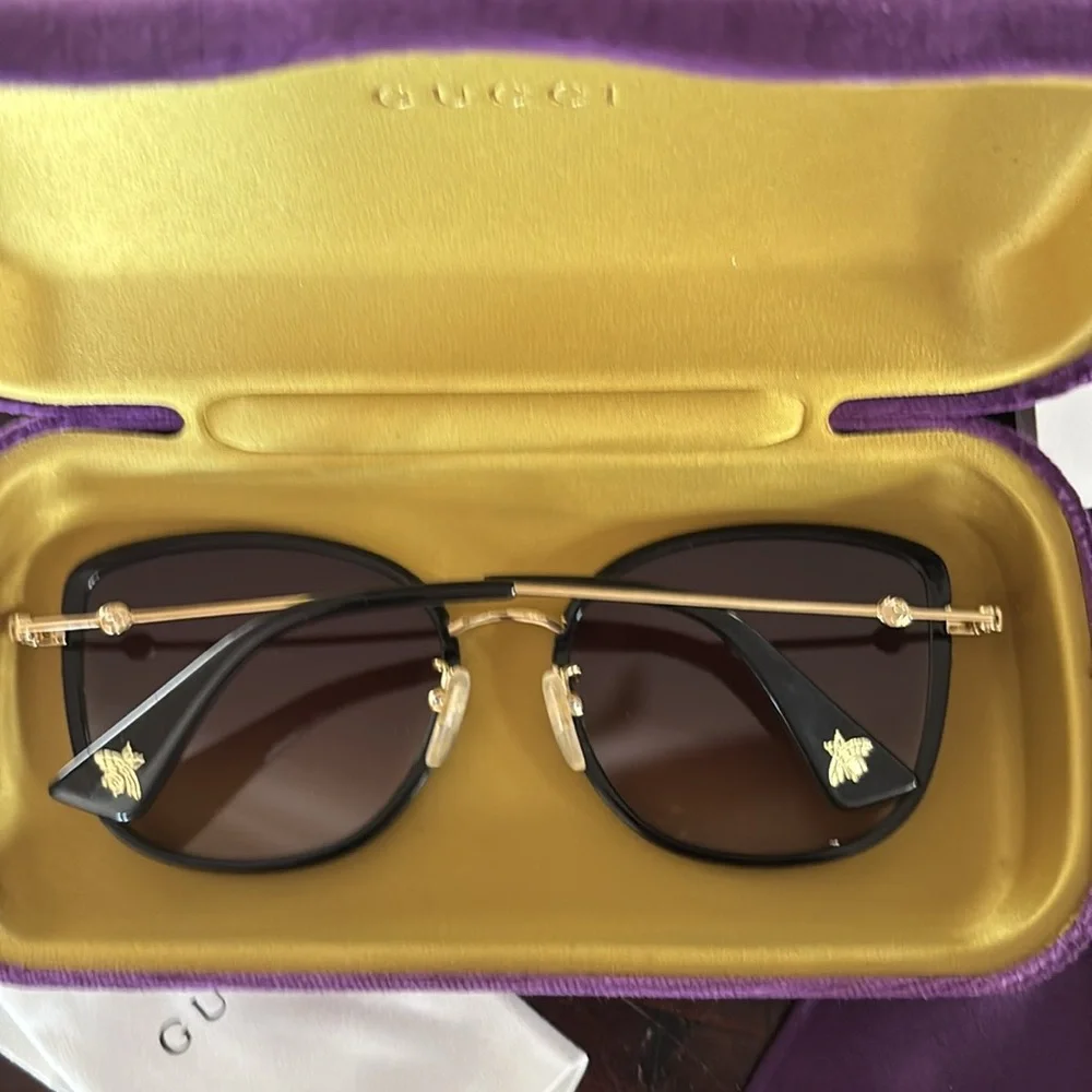 Gucci Black Gold Sunglasses with Gradient Lenses Gg0606sk butterfly authentic!